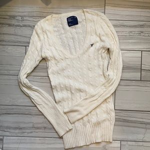 White American eagle V-neck Pull over sweater